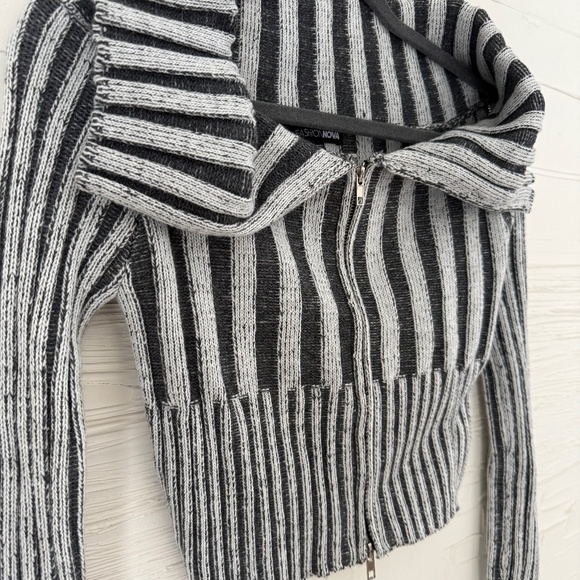 Fashion Nova Zip-Up Sweater | Oversized Slouchy Collar- Size S - Picture 4 of 5